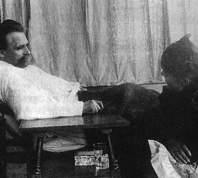 Nietzsche y su hermana nazi